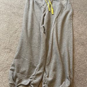 Heart light gray short sweatpants